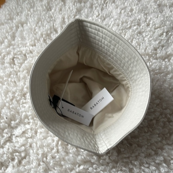 Bundle 2 Listings for $20😀Babaton Bucket Hat NWT - Picture 4 of 8